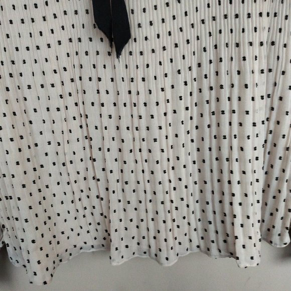 Max Studio pale cream pleaded blouse - Picture 4 of 10